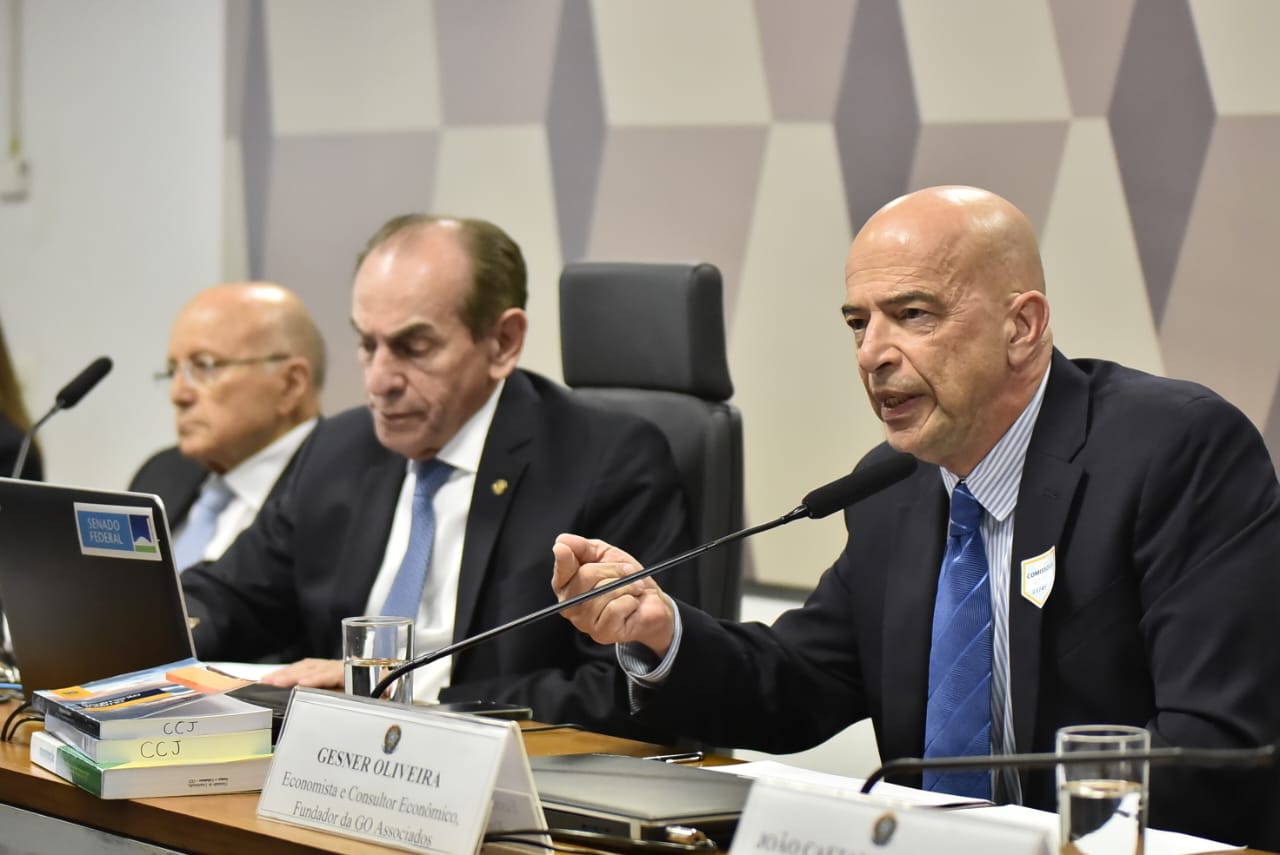 Audiência na CCJ do Senado